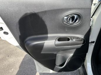 Nissan Juke 1.6 N-Connecta XTRON Euro 6 5dr