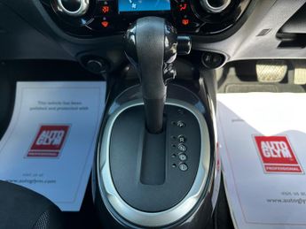 Nissan Juke 1.6 N-Connecta XTRON Euro 6 5dr