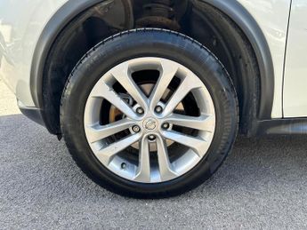 Nissan Juke 1.6 N-Connecta XTRON Euro 6 5dr