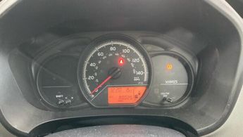 Toyota Yaris 1.0 VVT-i Active Euro 5 5dr