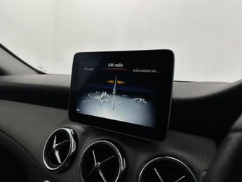 Mercedes-Benz GLA 1.6 GLA180 Urban Edition 7G-DCT Euro 6 (s/s) 5dr