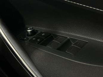 Toyota Corolla 1.8 VVT-h Design CVT Euro 6 (s/s) 5dr