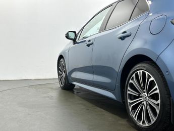 Toyota Corolla 1.8 VVT-h Design CVT Euro 6 (s/s) 5dr