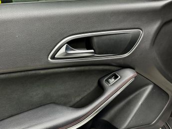 Mercedes-Benz CLA 1.6 CLA180 AMG Line Coupe 7G-DCT Euro 6 (s/s) 4dr