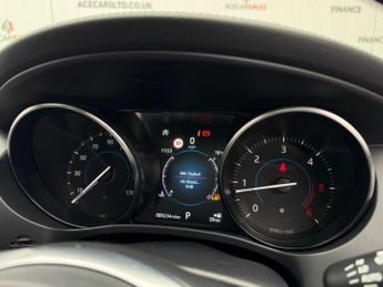 Jaguar F-PACE 2.0 D180 Portfolio Auto AWD Euro 6 (s/s) 5dr
