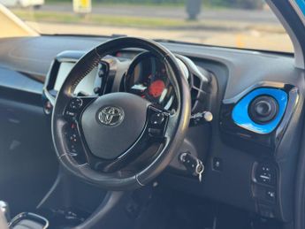 Toyota AYGO 1.0 VVT-i x-cite x-shift Euro 6 5dr