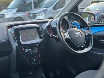 Toyota AYGO 1.0 VVT-i x-cite x-shift Euro 6 5dr