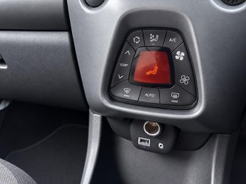 Toyota AYGO 1.0 VVT-i x-plore x-shift Euro 6 5dr