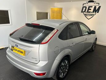 Ford Focus 1.6 Zetec 5dr