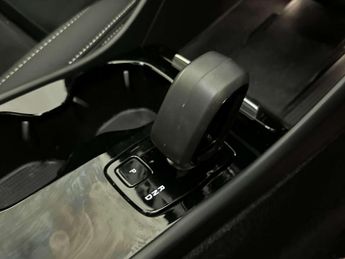 Volvo XC40 Recharge Twin 82kWh Plus SUV 5dr Electric Auto AWD (408 ps)