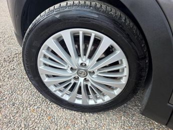 Vauxhall Grandland X 2.0 Turbo D BlueInjection Tech Line Nav Auto Euro 6 (s/s) 5dr