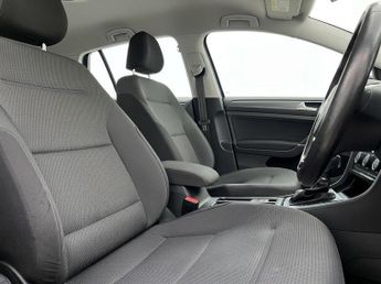 Volkswagen Golf 2.0 TDI BlueMotion Tech SE Nav DSG Euro 6 (s/s) 5dr