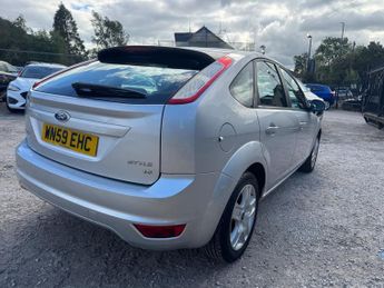 Ford Focus 1.6 Style 5dr