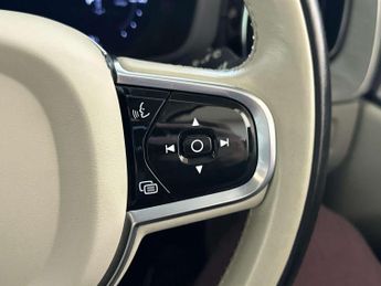 Volvo XC60 2.0h T8 Recharge 18.8kWh Ultimate Dark SUV 5dr Petrol Plug-in Hy