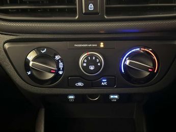 Hyundai i10 1.0 Advance Hatchback 5dr Petrol Auto Euro 6 (s/s) (63 ps)