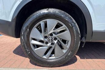Nissan Qashqai 1.3 DIG-T (158ps) Acenta Premium [Glass Roof]