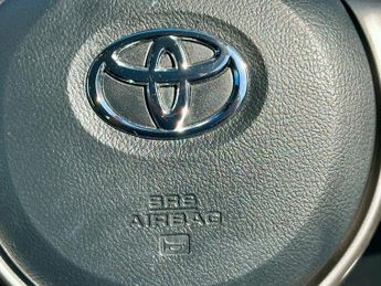 Toyota Yaris 1.5 VVT-h Active E-CVT Euro 6 (s/s) 5dr