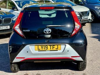 Toyota AYGO 1.0 VVT-i x-trend Funroof x-shift Euro 6 5dr
