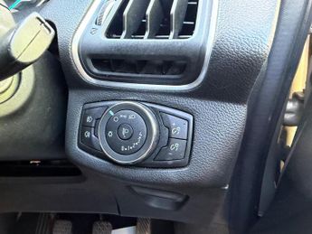 Ford B-Max 1.5 TDCi Zetec Euro 6 (s/s) 5dr