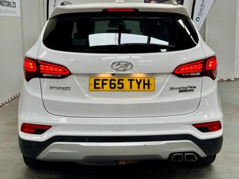 Hyundai Santa Fe 2.2 CRDi Blue Drive Premium SE Auto 4WD Euro 6 (s/s) 5dr (7 Seat
