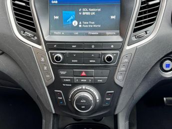 Hyundai Santa Fe 2.2 CRDi Blue Drive Premium SE Auto 4WD Euro 6 (s/s) 5dr (7 Seat