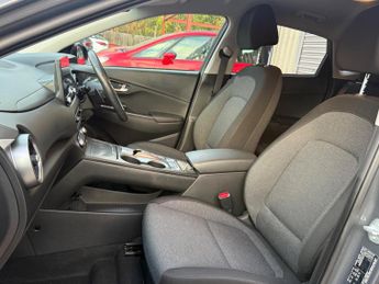 Hyundai KONA 64kWh Premium Auto 5dr (10.5kW Charger)