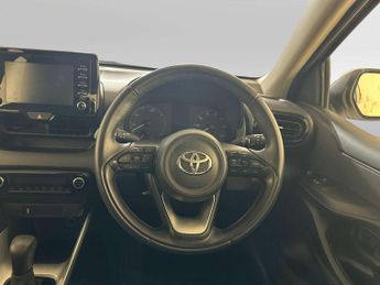 Toyota Yaris 1.5 VVT-h Icon Hatchback 5dr Petrol Hybrid E-CVT Euro 6 (s/s) (1