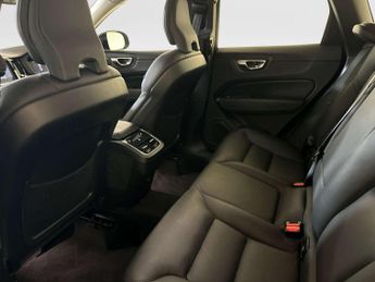 Volvo XC60 2.0 B5 MHEV Plus SUV 5dr Petrol Hybrid Auto AWD Euro 6 (s/s) (25