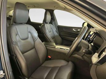 Volvo XC60 2.0 B5 MHEV Plus SUV 5dr Petrol Hybrid Auto AWD Euro 6 (s/s) (25