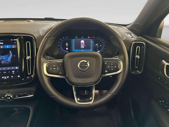 Volvo XC40 2.0 B3 MHEV Plus DCT Auto Euro 6 (s/s) 5dr
