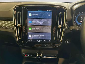 Volvo XC40 2.0 B3 MHEV Plus DCT Auto Euro 6 (s/s) 5dr