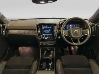Volvo XC40 2.0 B3 MHEV Plus DCT Auto Euro 6 (s/s) 5dr