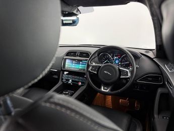 Jaguar F-PACE 2.0 P250i R-Sport SUV 5dr Petrol Auto AWD Euro 6 (s/s) (250 ps)