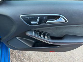 Mercedes-Benz A Class 2.1 A220d AMG Line (Premium Plus) Hatchback 5dr Diesel 7G-DCT Eu