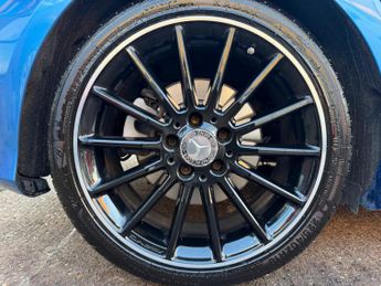 Mercedes-Benz A Class 2.1 A220d AMG Line (Premium Plus) Hatchback 5dr Diesel 7G-DCT Eu