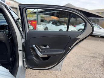 Mercedes-Benz A Class 1.5 A180d Sport (Executive) 7G-DCT Euro 6 (s/s) 5dr
