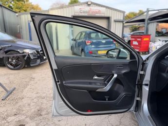 Mercedes-Benz A Class 1.5 A180d Sport (Executive) 7G-DCT Euro 6 (s/s) 5dr