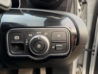 Mercedes-Benz A Class 1.5 A180d Sport (Executive) 7G-DCT Euro 6 (s/s) 5dr