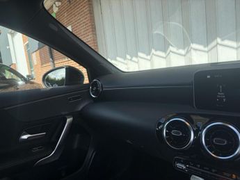Mercedes-Benz A Class 1.5 A180d Sport (Executive) 7G-DCT Euro 6 (s/s) 5dr