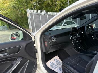 Mercedes-Benz A Class 1.6 A180 Sport Hatchback 5dr Petrol 7G-DCT Euro 6 (s/s) (122 ps)