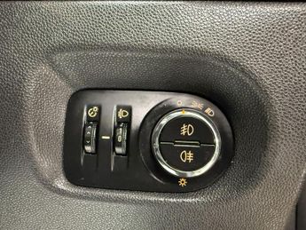 Vauxhall Corsa 1.4i 16v SXi 5dr