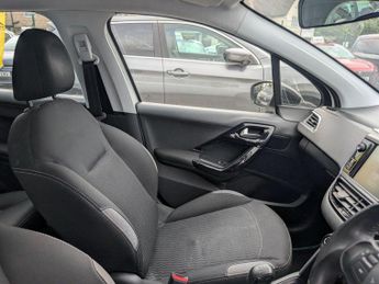 Peugeot 208 1.2 PureTech XS Lime Euro 6 5dr
