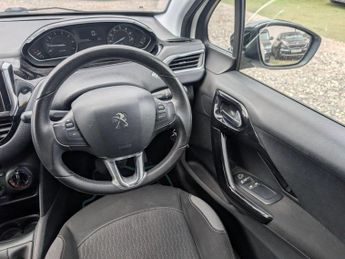 Peugeot 208 1.2 PureTech XS Lime Euro 6 5dr