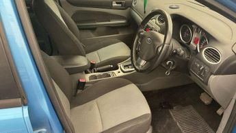 Ford Focus 1.6 Zetec 5dr