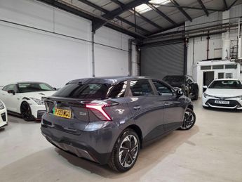 MG MG4 64kWh SE Long Range Auto 5dr