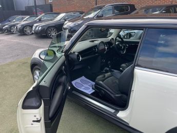 MINI Hatch 1.6 Cooper Auto Euro 5 3dr