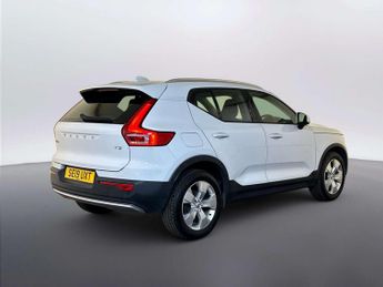 Volvo XC40 1.5 T3 Momentum SUV 5dr Petrol Manual Euro 6 (s/s) (163 ps)
