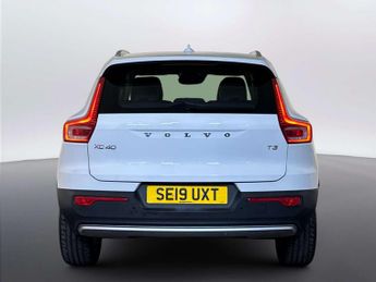 Volvo XC40 1.5 T3 Momentum SUV 5dr Petrol Manual Euro 6 (s/s) (163 ps)