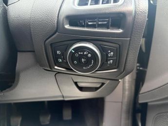 Ford Focus 1.0T EcoBoost Titanium Euro 6 (s/s) 5dr