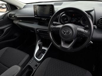 Toyota Yaris 1.5 VVT-h Design Hatchback 5dr Petrol Hybrid E-CVT Euro 6 (s/s) 